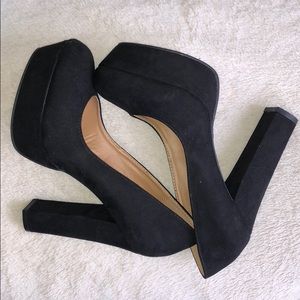 Black platform heels size 6.5